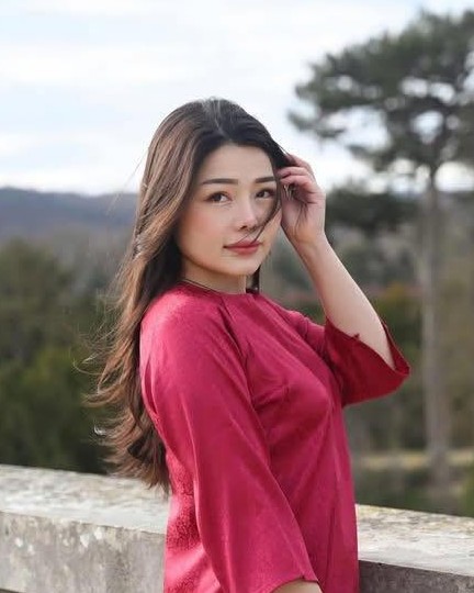 Chân dung Emilie Hue